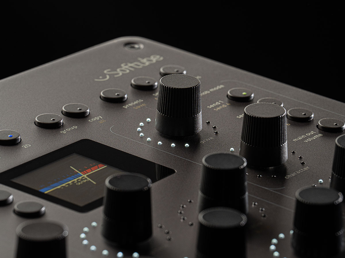 10 analog feel faders